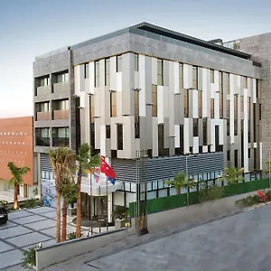 Mia 4*, İzmir Türkiye